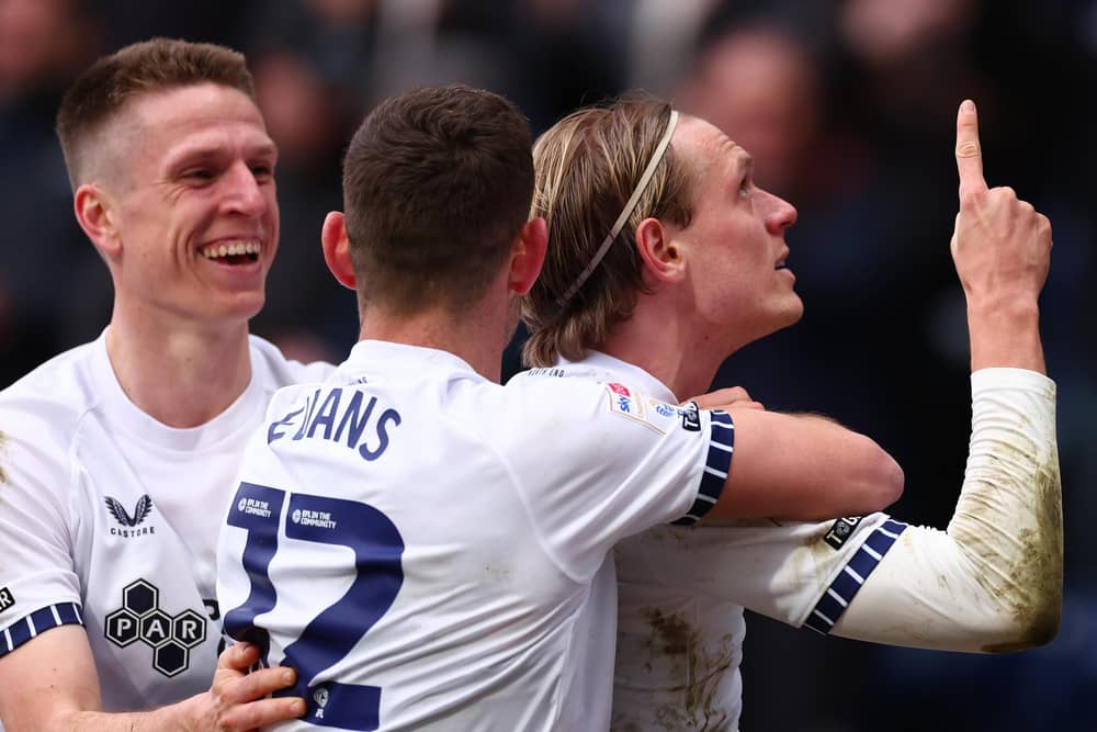 Stefan Thordarson celebrates with his team-mates 