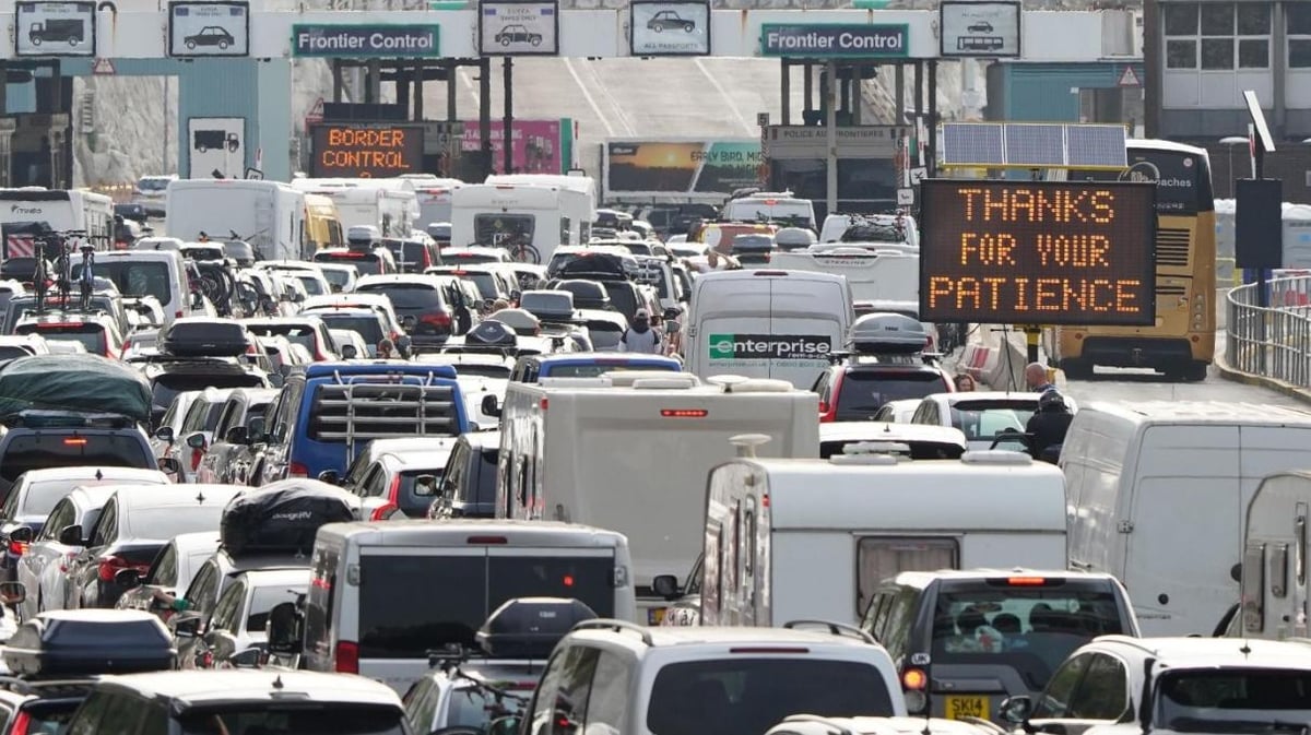 Holidaymakers warned there is a "way to go" to clear the backlog at Dover