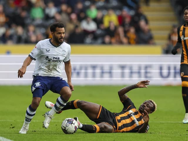 Preston North End's Duane Holmes gets past Hull City's Jean Michael Seri (Photographer Alex Dodd / CameraSport)