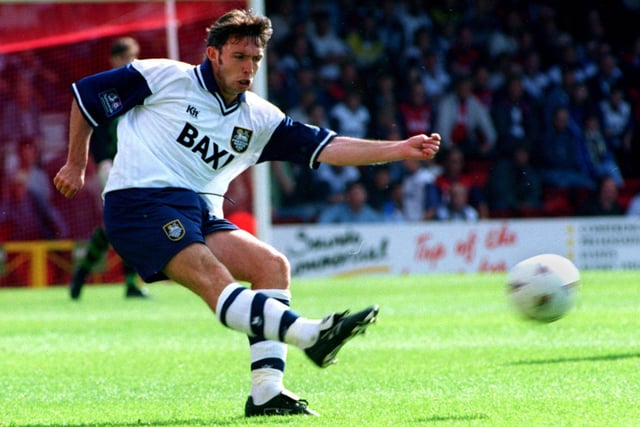 Lee Ashcroft was a product of the youth system at Preston North End and made his professional debut in 1987. He made 155 appearances for the Lilywhites and scored 35 goals over two stints at the club. During the 1997/98 season he was top goalscorer with 16 goals
