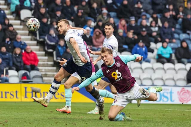 Preston North End’s Ryan Porteous heads goal wards under pressure from Burnley's Zian Flemming
Photographer Alex Dodd / CameraSport
The EFL Sky Bet Championship - Preston North End v Burnley - Saturday 15th February 2025 - Deepdale - Preston
World Copyright © 2025 CameraSport. All rights reserved. 43 Linden Ave. Countesthorpe. Leicester. England. LE8 5PG - Tel: +44 (0) 116 277 4147 - admin@camerasport.com - www.camerasport.com