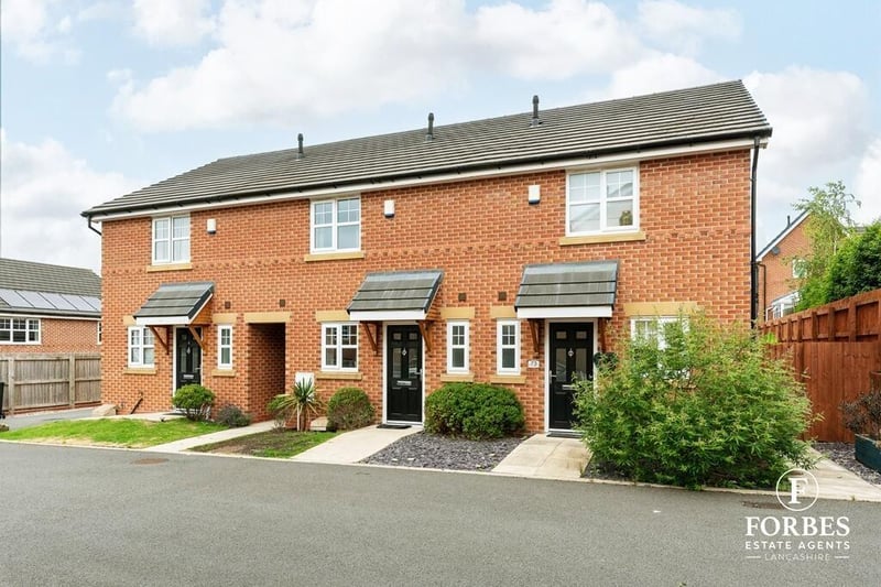 Slick 3 bed modern Chorley family home in Clayton le Woods with