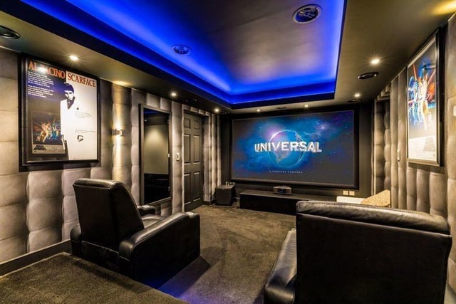 Magnificent modern mansion on excusive gated development with hot tub ...
