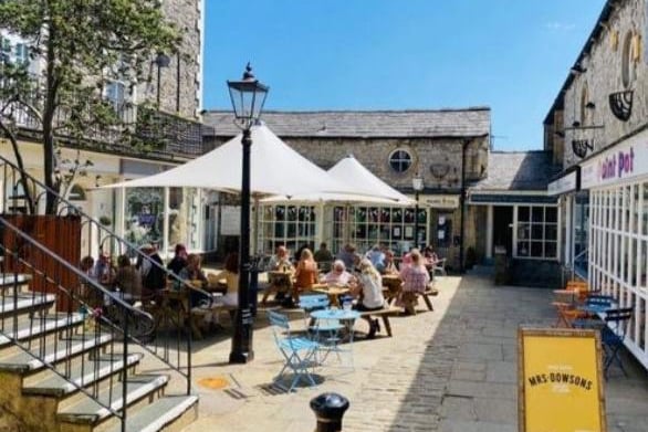 Brizola Bar & Grill on Swan Courtyard, Clitheroe, has a rating of 4.8 out of 5 from 472 reviews and has an outside dining area