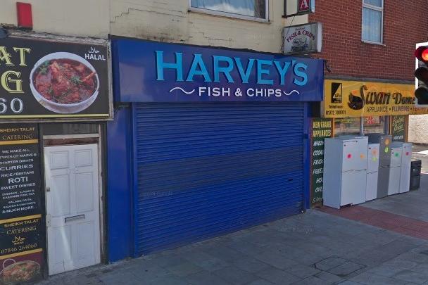 Harveys Fish and Chips / 176 New Hall Lane, Preston PR1 4DX / Telephone: 01772 962512 / Order online with ubereats.com, just-eat.co.uk, deliveroo.co.uk and foodhub.co.uk