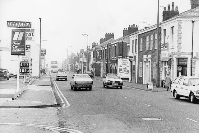 I can't believe it's 900 years old: 15 retro pictures of Preston's Ribbleton Lane