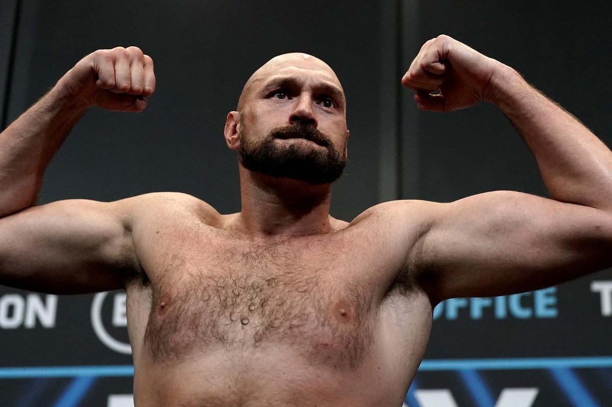 Tyson Fury issues fresh contract deadline to Anthony Joshua with final ultimatum