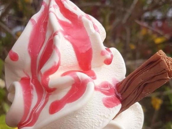 It has even been hot enough to enjoy ice cream. From @eatallsupall