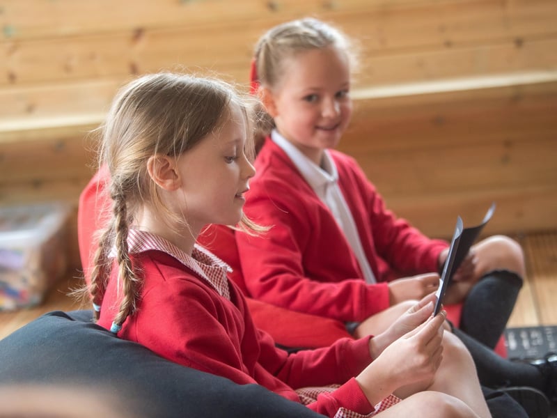 Then it was the pupils' turn to have a read