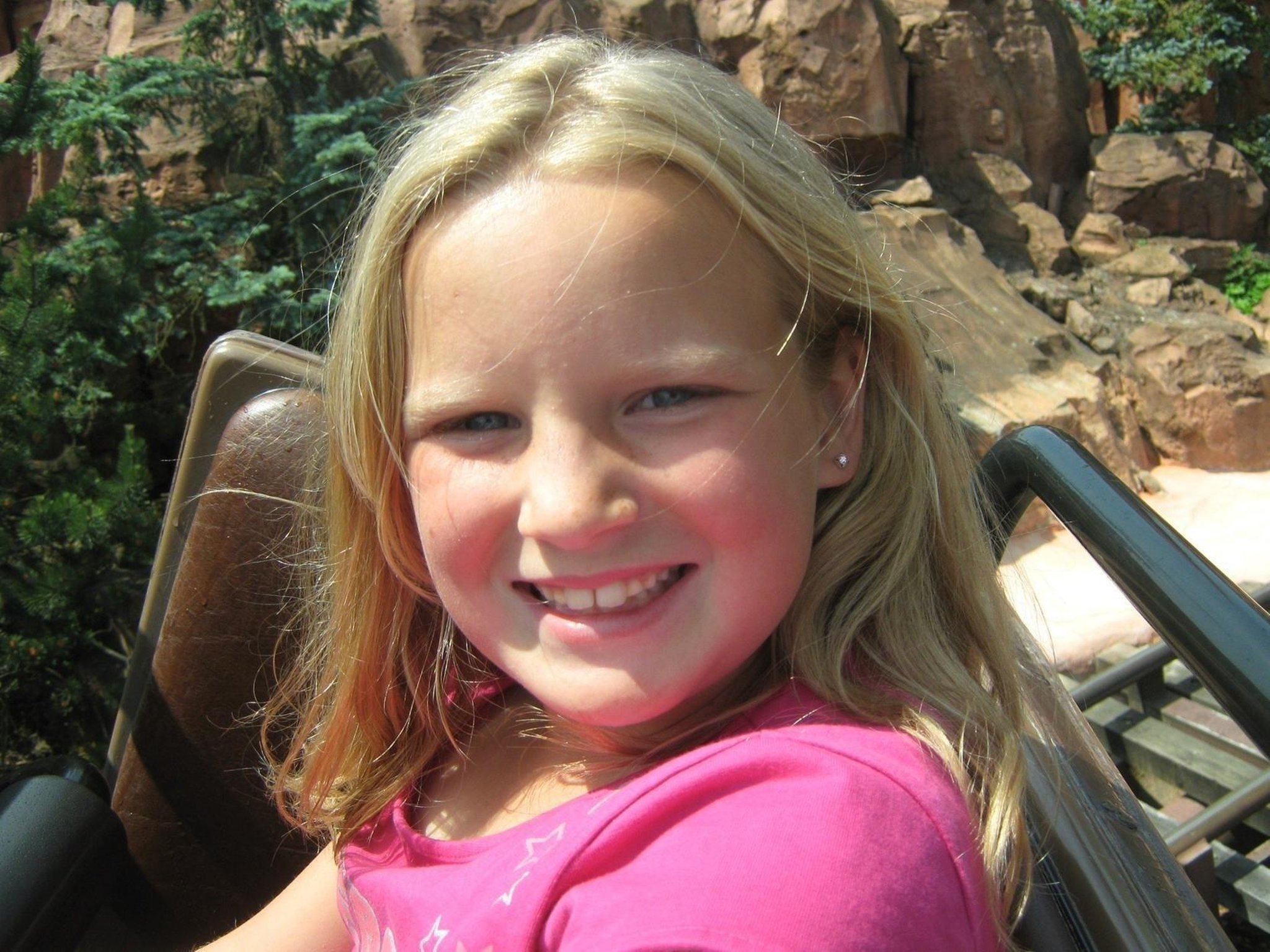 Mum raising money for Derian House to mark 10 years since her daughter Katy Holmes died of a rare brain tumour