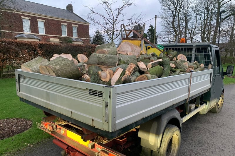 The driver of this vehicle in Blackpool thought gravity was sufficient to keep this load of logs in the bed. Only rhe barrow was lashed down.
The driver was reported and required to secure the load before continuing.