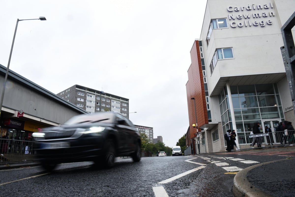 'They're like lemmings': Safety fears over how college's students are crossing the road