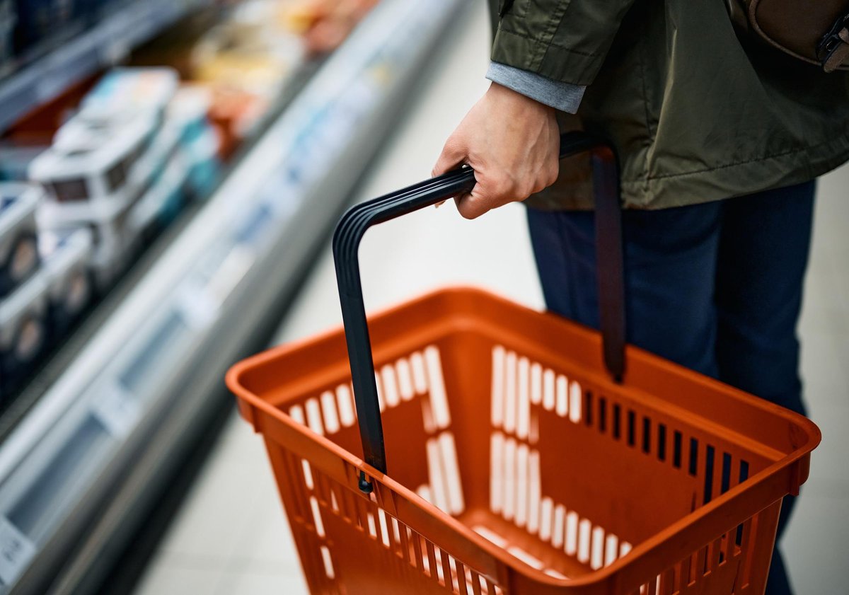 These are the supermarkets that will be closed in Lancashire on the day of the Queen's funeral in Lancashire