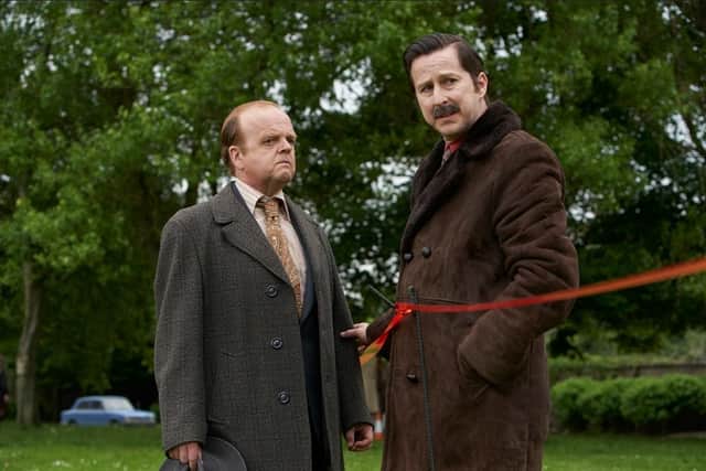 Left: Toby Jones as DCS Dennis Hoban. Right: Lee Ingleby as DCS Jim Hobson. Credit: ITV Plc