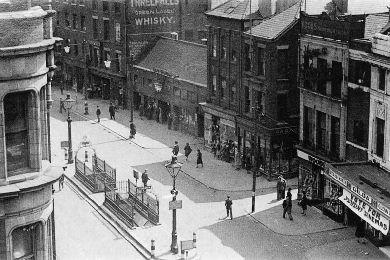 I came across this photo taken in 1950, and having read your recent article regarding the various locations of outdoor
 toilets in and around Preston of old, i thought this one really does show off the underground ones very well due to the  fact that the photo is taken from above looking down on them and not as usual at ground level. Interesting also The New Vic Cinema was at that time campaigning for Sunday opening, how things have changed, i also notice that Rita Hayworrth and Glenn Ford were the stars of the film.
