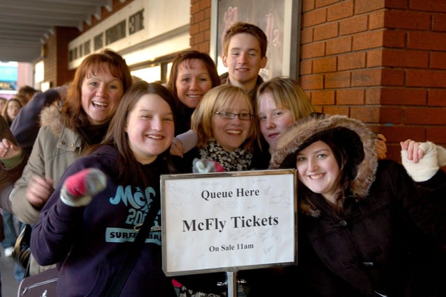 The queue for McFly tickets at Preston Guild Hall in 2006