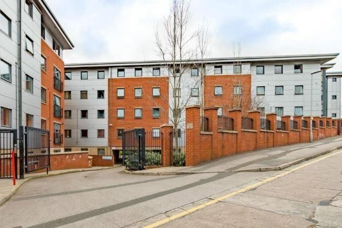 This one-bed flat is a rare opportunity to buy a disabled student accommodation room with en-suite shower room and communal kitchen.
It is being offered for £30,000.