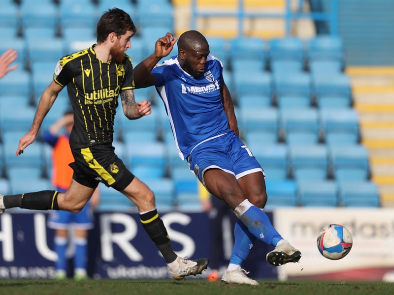 Transfer offers have been made for striker John Akinde but the player is holding out for a deal that’s right for him. Southend United are one club keen to open contract talks with the player. (Kent Online)