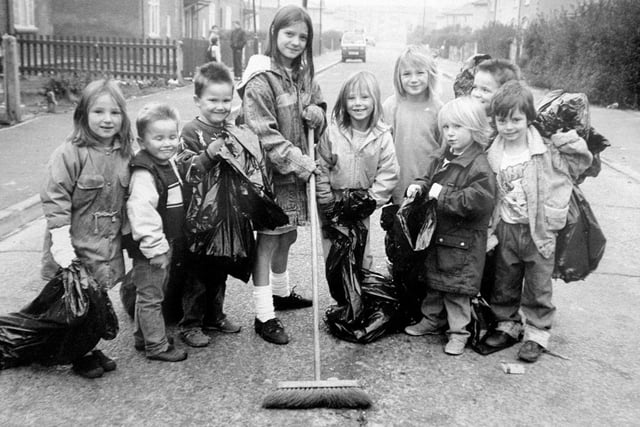 Youngsters on the Callon Estate during a clean up operation for Preston Guild 1992