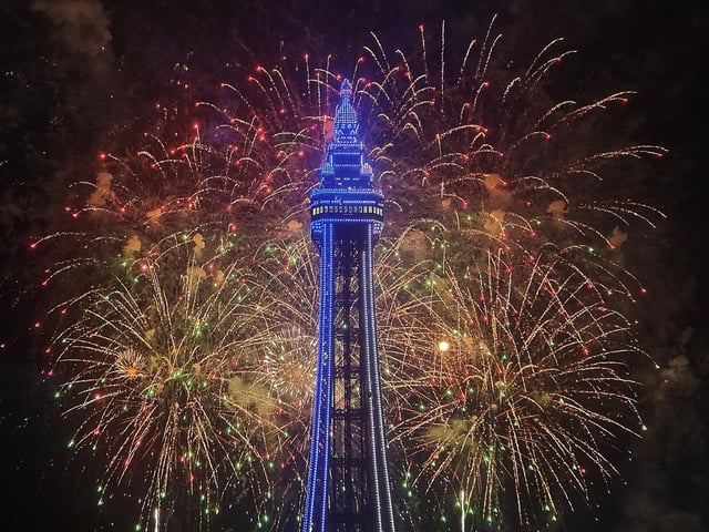 Wales kicked off the World Fireworks Championship in Blackpool on Saturday with a show-stopping display