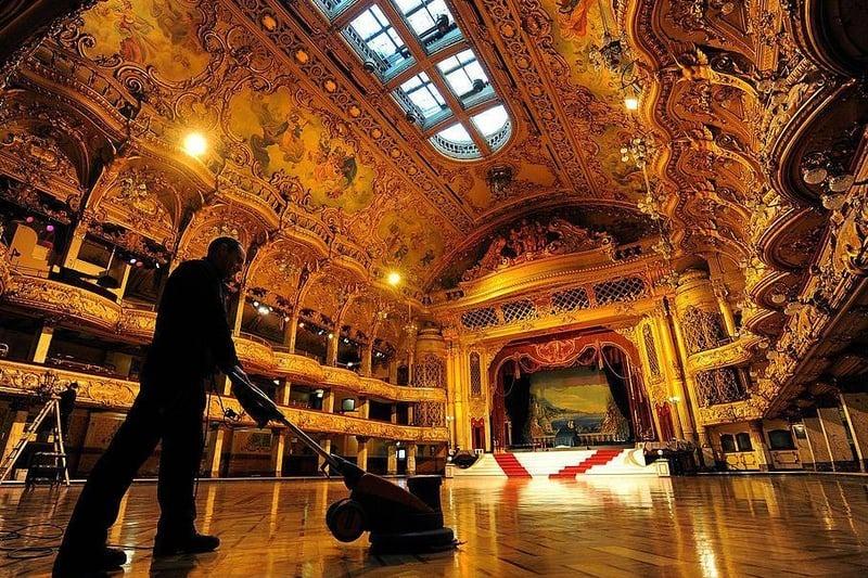 The Ballroom is one of the truly iconic venues of the 19th century with its beautifully decorated ceilings, sparkling chandeliers, stunning sprung dance floor and ornate balconies. Enjoy a spin across the dance floor, or afternoon tea with friends
