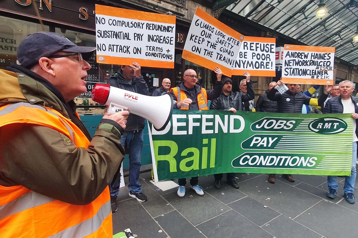 "Do not travel": Rail passengers in Lancashire warned over RMT strikes next week