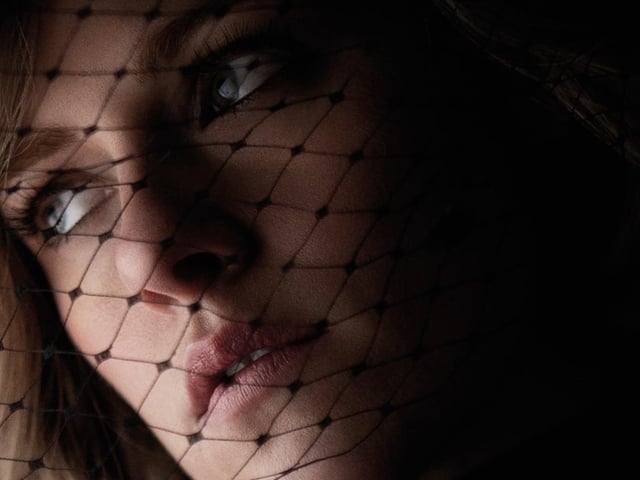 Kristin Stewart brings her own brand of sparkle and unpredictability to this intense, poetic take on Princess Diana. Whether Diana was really like this or not is sort of missing the point. Pablo Larraín’s film is a tightly wound character study of a woman unravelling under intense pressure and as a consequence plays out as much as a psychological horror as it does conventional drama.