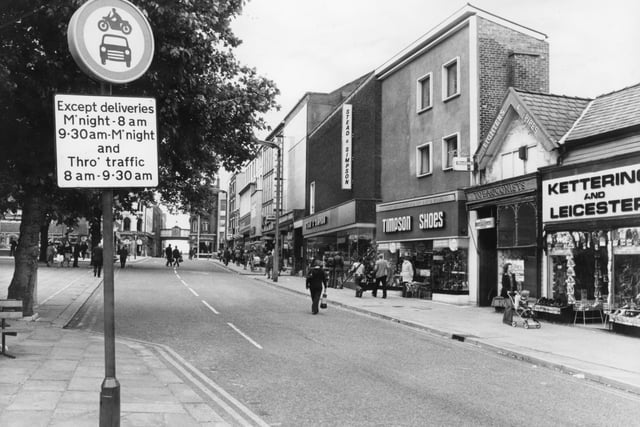 This interesting image shows the tobacconists shop on Cheapside in 1978, when it was looking for new occupants. It was later to become Thos. Yates Jewellers. And look how wide that road is! This is now one-way running down from Church Street