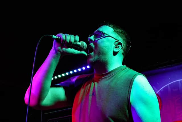 Lead singer Lee
