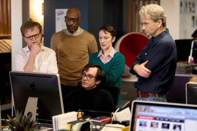 Nick Davies (David Tennant, far right) and Alan Rusbridger (Toby Jones, far left) and the Guardian team work on a story in the ITV drama The Hack (Picture: ITV STUDIOS)