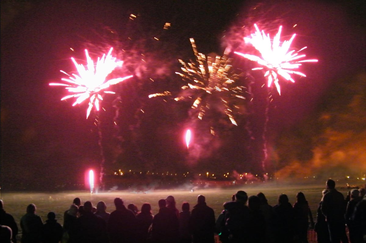 Here's 9 pictures taking you back to Bonfire Night in Morecambe, Fleetwood, Garstang and Lytham in the 00s