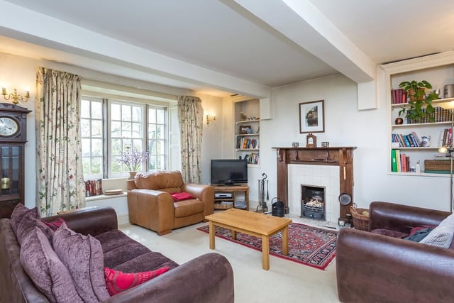 Sitting room (credit: Savills)