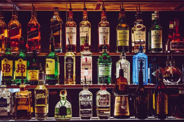 A traineeship position for a bar assistant to fulfill the following duties; General bar service, cash handling, cocktail making (training to be provided), service of drinks, general upkeep duties and stocking up of drinks