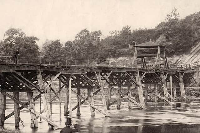 Tram Bridge during its days transporting coal across the Ribble. The tracks can be seen leading up to Avenham Park