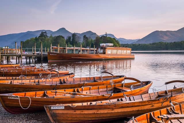 Boats on Derwentwater ny Phil Evans