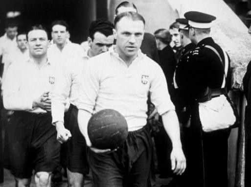 Bill Shankly leading out PNE at Deepdale