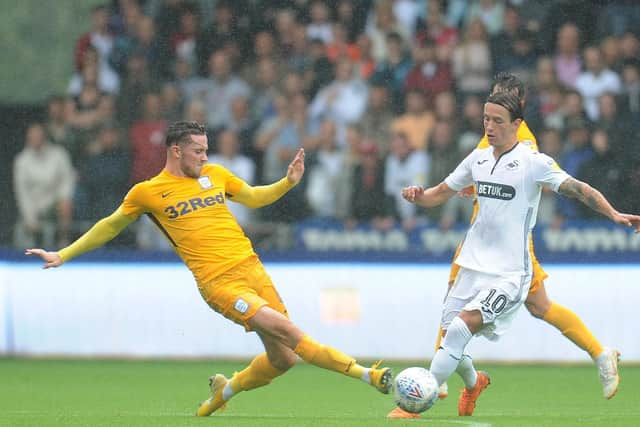 Alan Browne challenges Bersant Celina