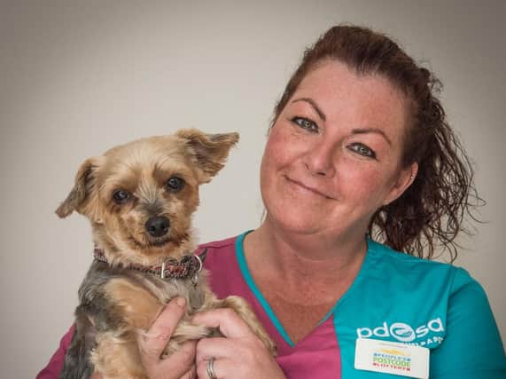 PDSA Vet Nurse Tina Scrafton with PetCheck visitor Mitsy