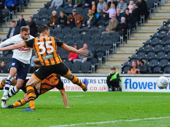 Louis Moult scores Preston's late equaliser at Hull