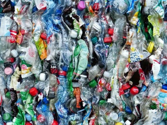 Schools urged to eliminate single-use plastics by 2022