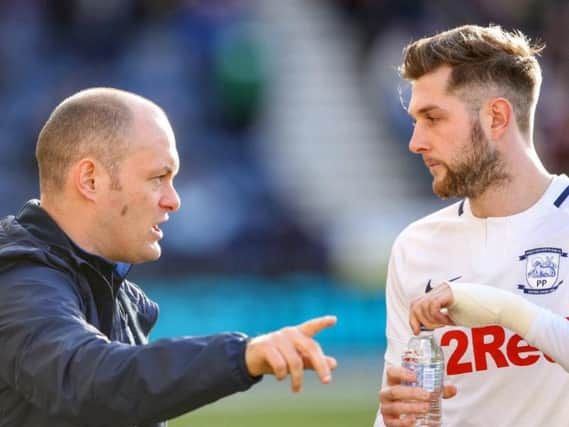 Alex Neil dishes out instructions to Tom Barkhuizen