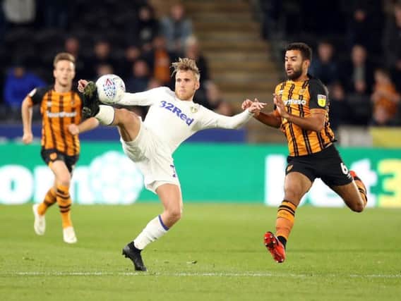Valencia are keen to hold talks with Leeds over Samuel Saiz with apermanent 6m move to current loan club Getafe in doubt.