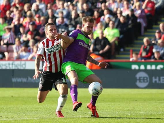 Bristol City look set to complete the signing of Chelsea defender Tomas Kalas, having already signed Jay Dasilva from the Blues this week.