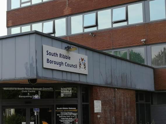 Two deputy chiefs at South Ribble Borough Council on special leave will look for new 'opportunities elsewhere'