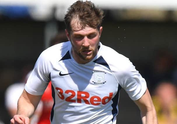 Tom Barkhuizen has signed a new three-year contract with Preston