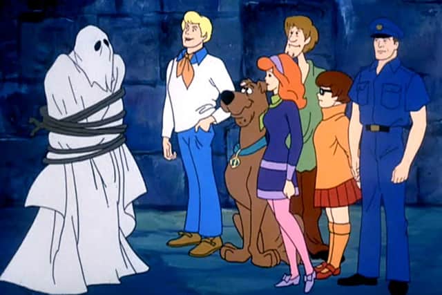 Mystery Inc capturing a ghost