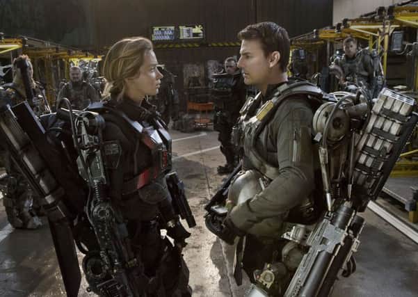 Edge of Tomorrow: Rita (EMILY BLUNT) and Cage (TOM CRUISE)