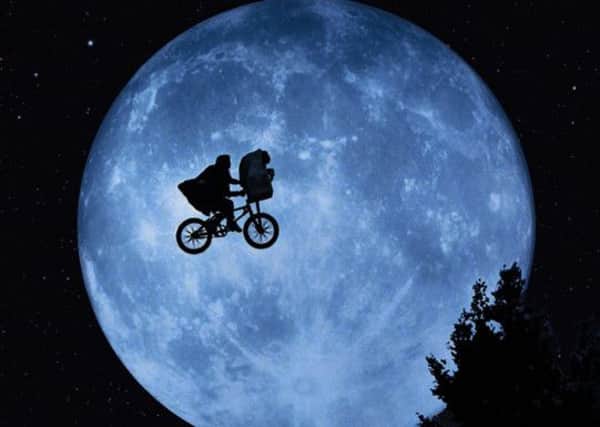 A screen ing of ET in Preston next month will take sci fi fans on a moonlit cycle tour before the show
