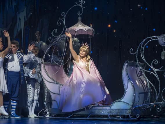 Eloise Davies as Cinders