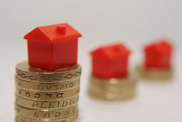 The subprime mortgage scandal is to blame for the financial crisis says a reader